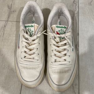 Reebok Classic Club C Vintage Sneakers In Chalk With Green